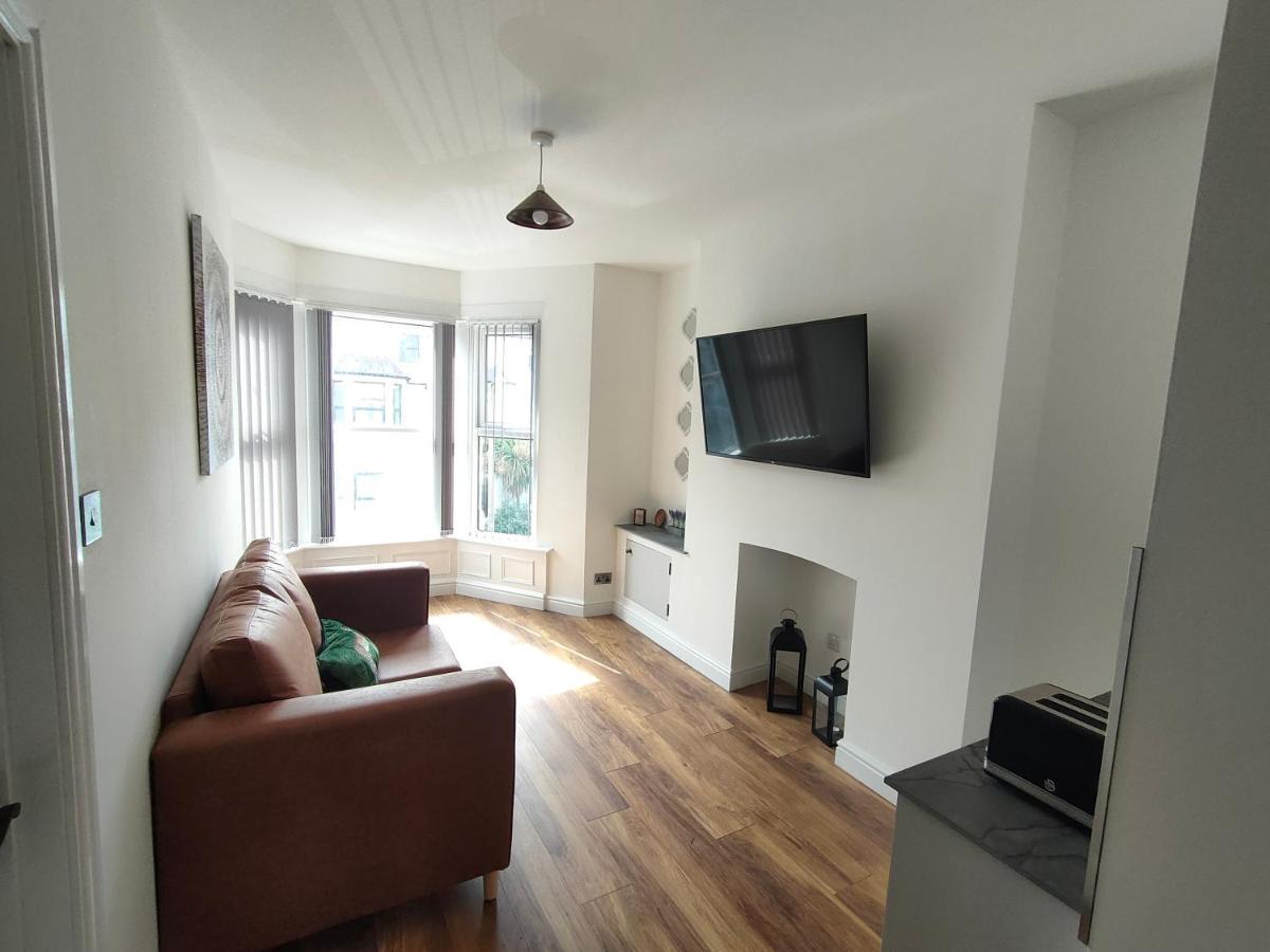 Lovely Refurbished Apartments, Morecambe Promenade Exterior photo